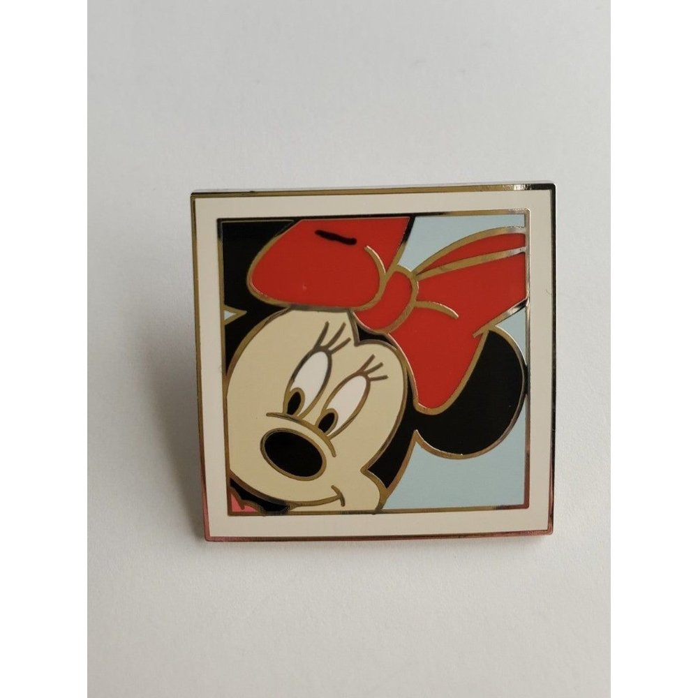 Minnie Mouse Character Selfie - Picture 1 of 1